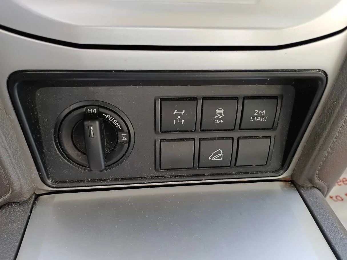 Car image 22