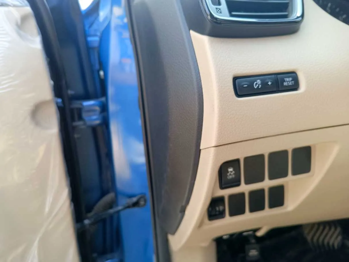 Car image 28