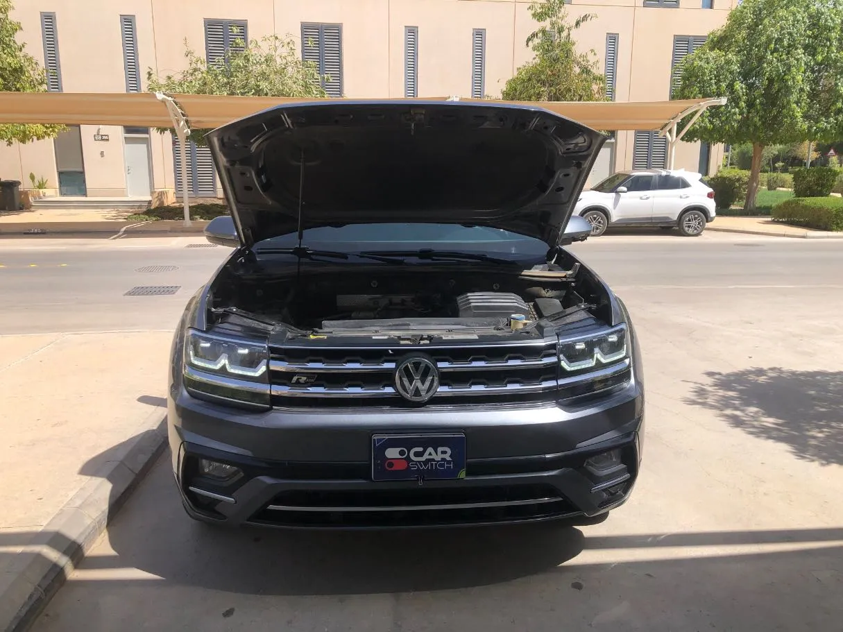 Car image 24