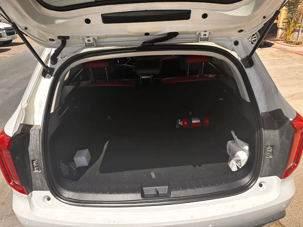Car image 23