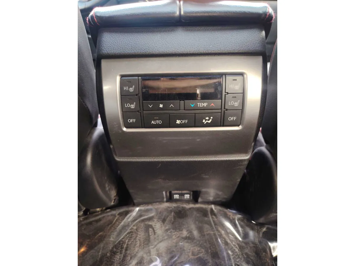 Car image 28