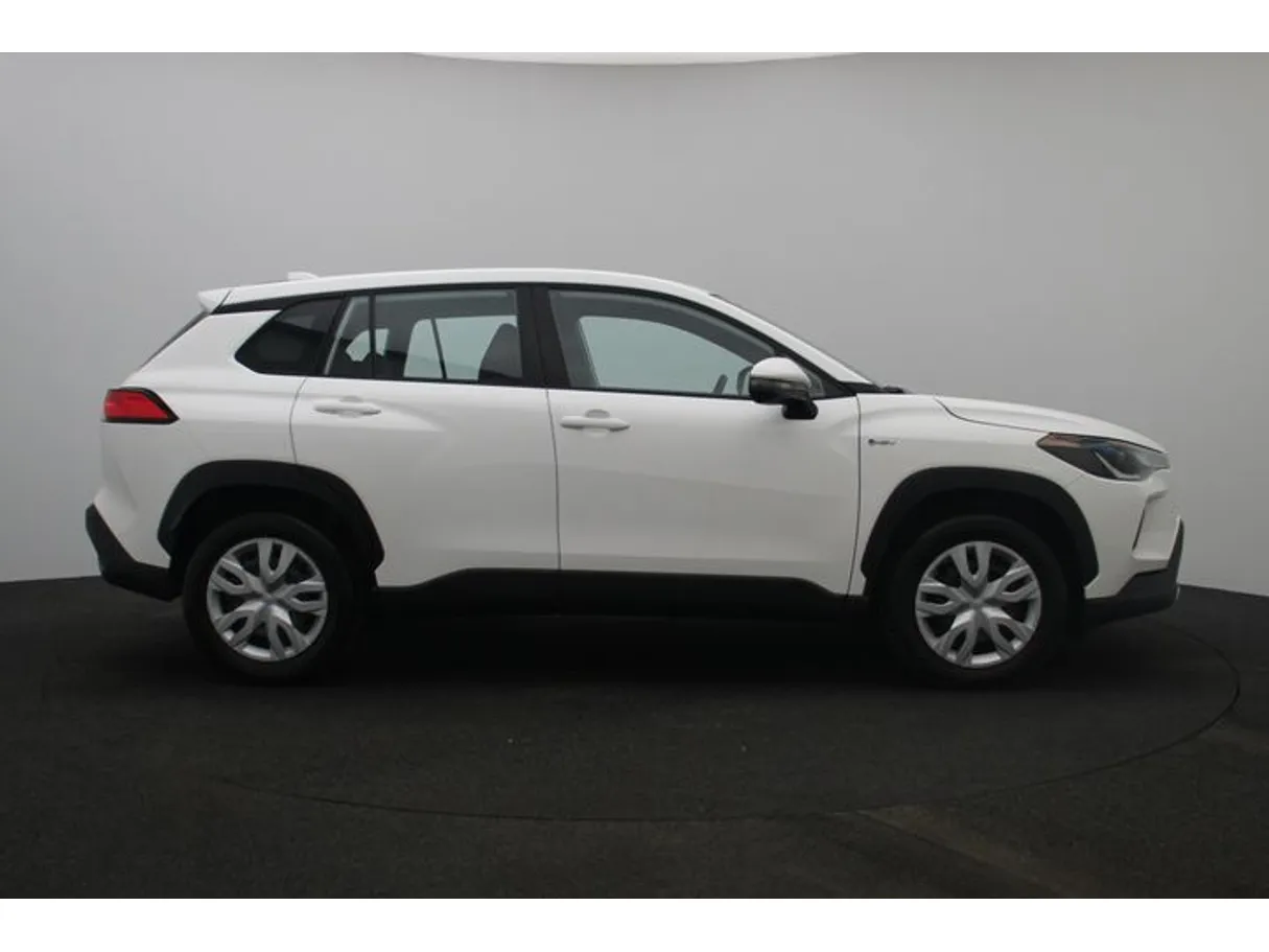 Car image 13