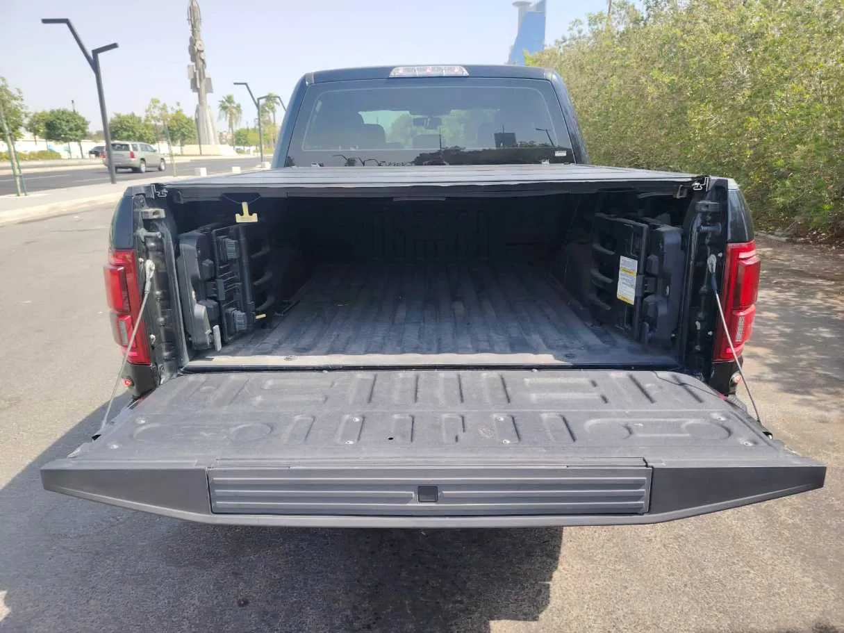 Car image 29