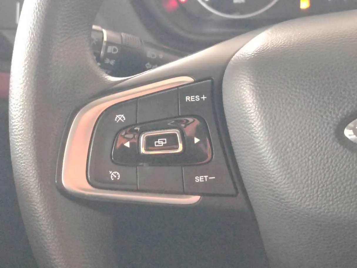 Car image 25