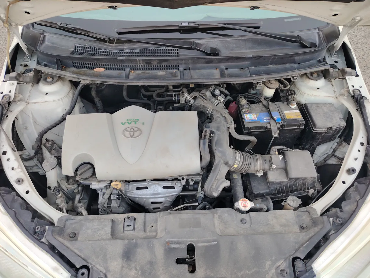 Car image 26