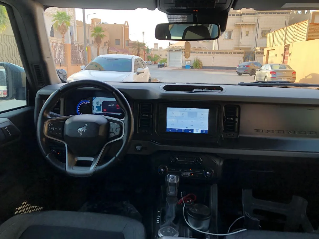 Car image 16