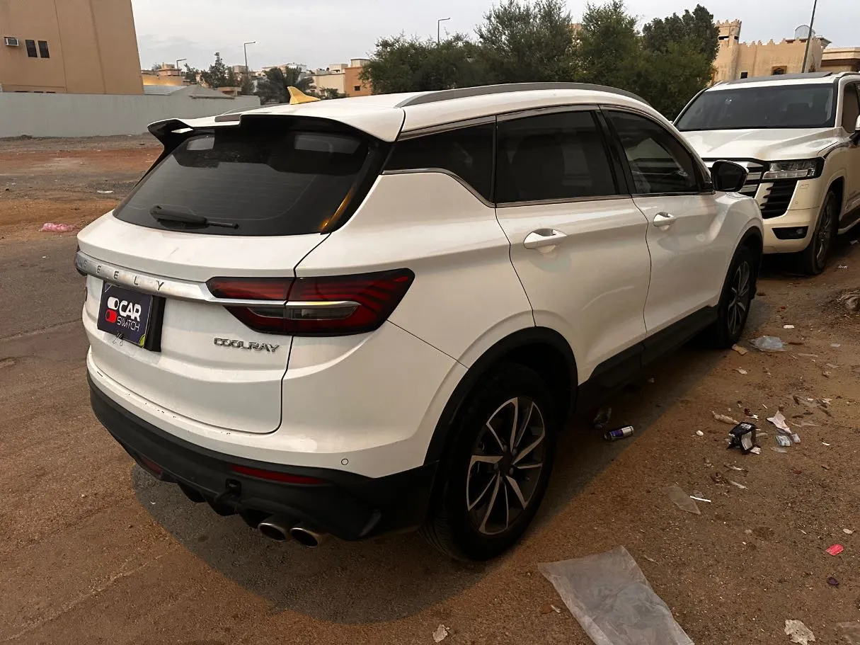 Car image 5