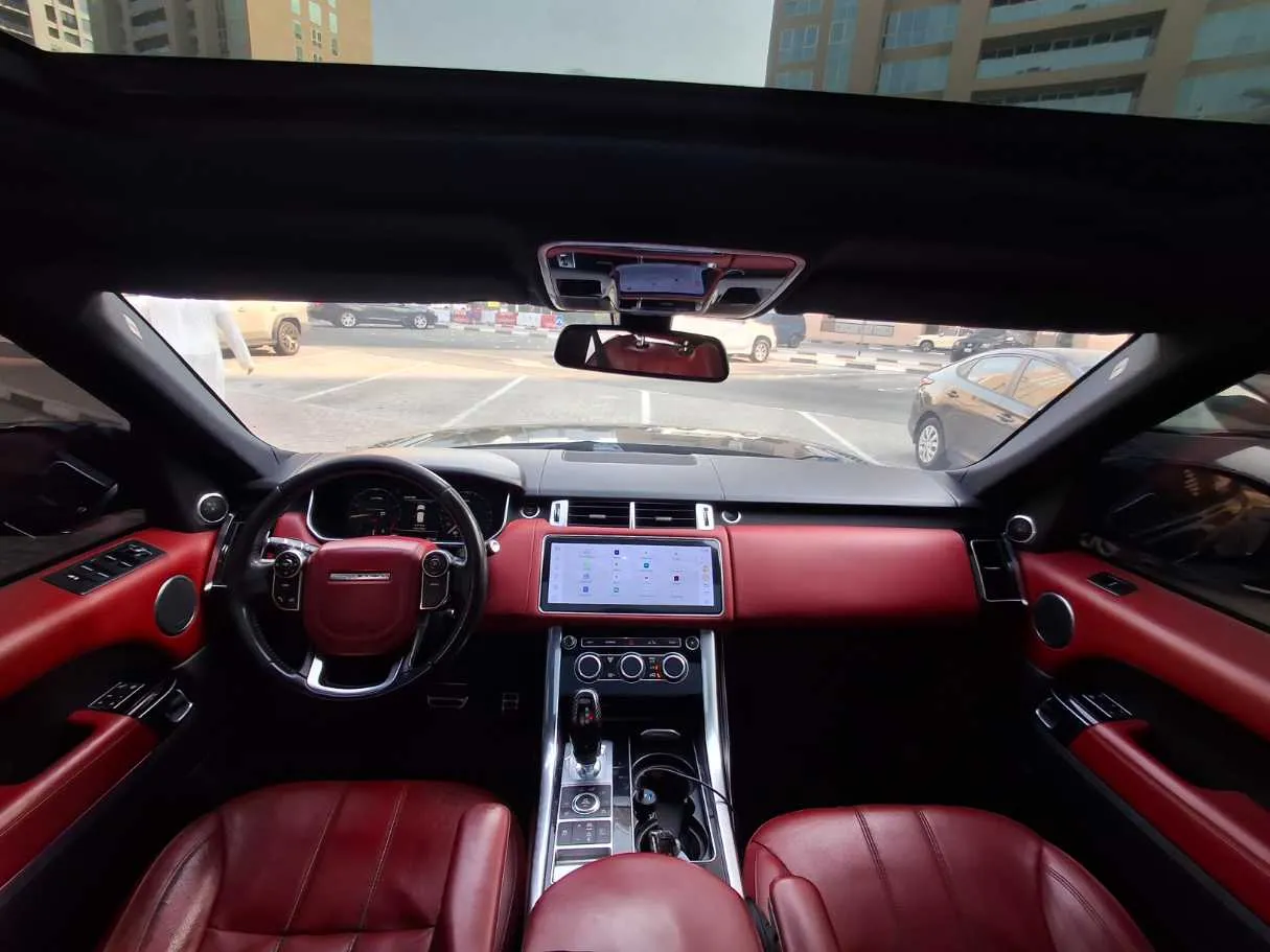 Car image 14