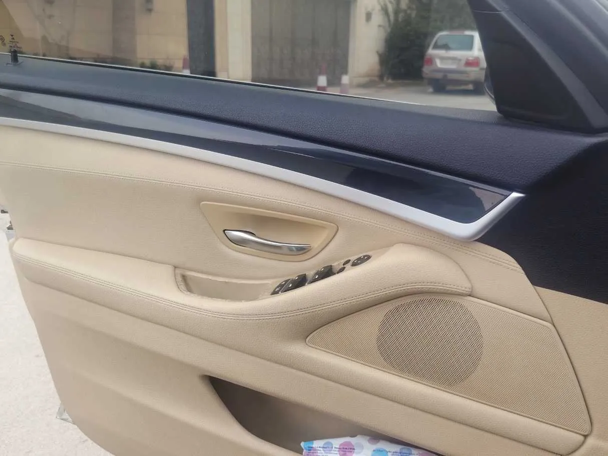 Car image 28