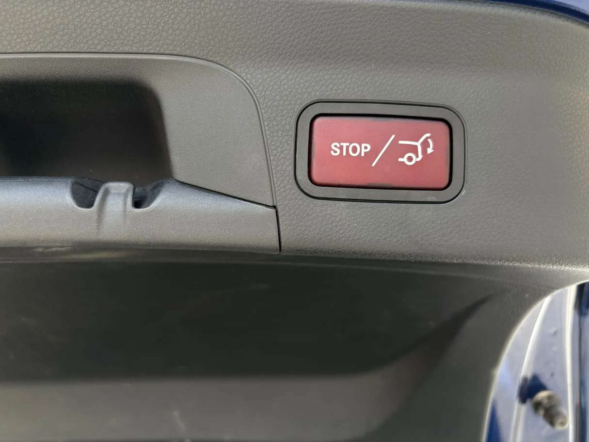 Car image 31