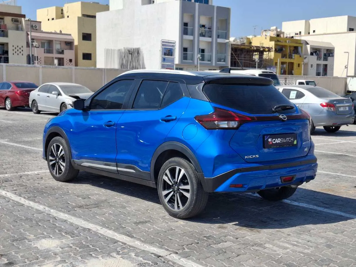 Car image 7
