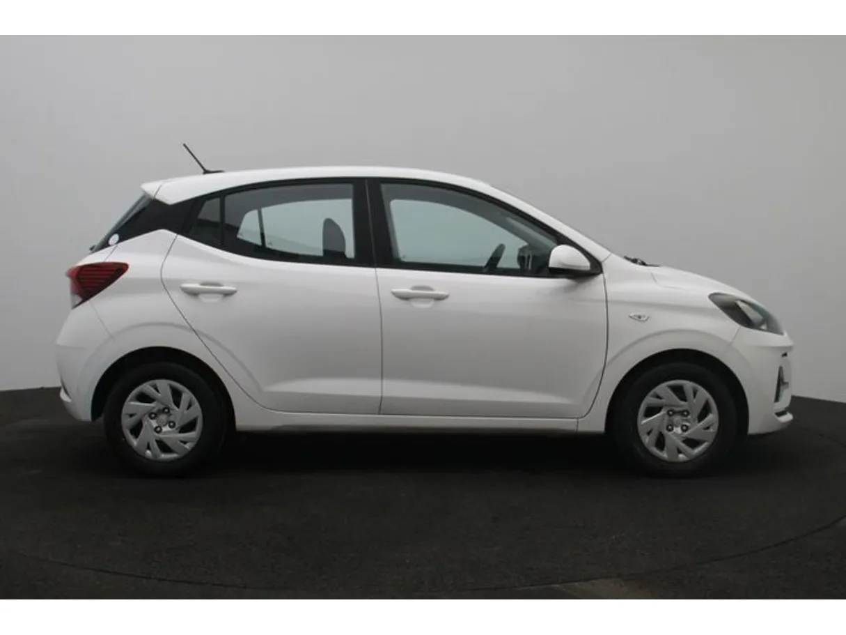 Car image 13