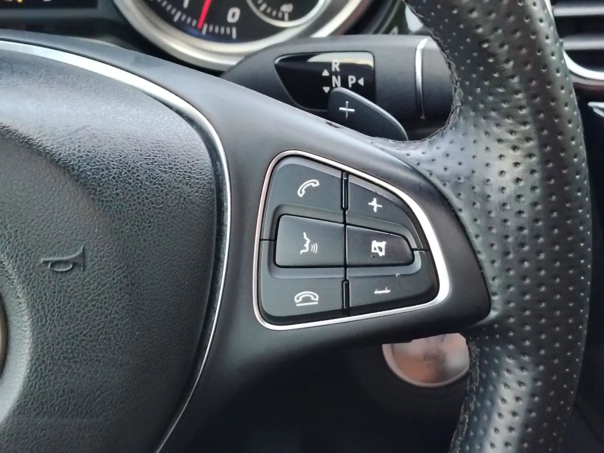 Car image 35