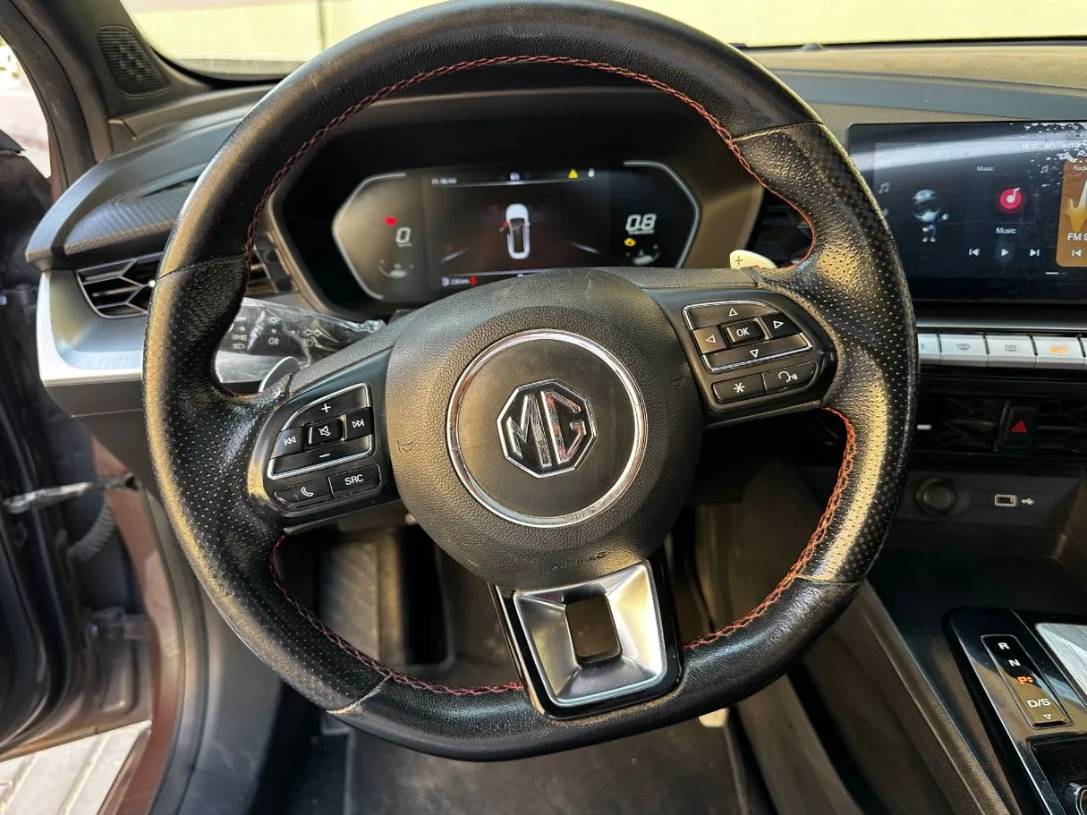 Car image 16