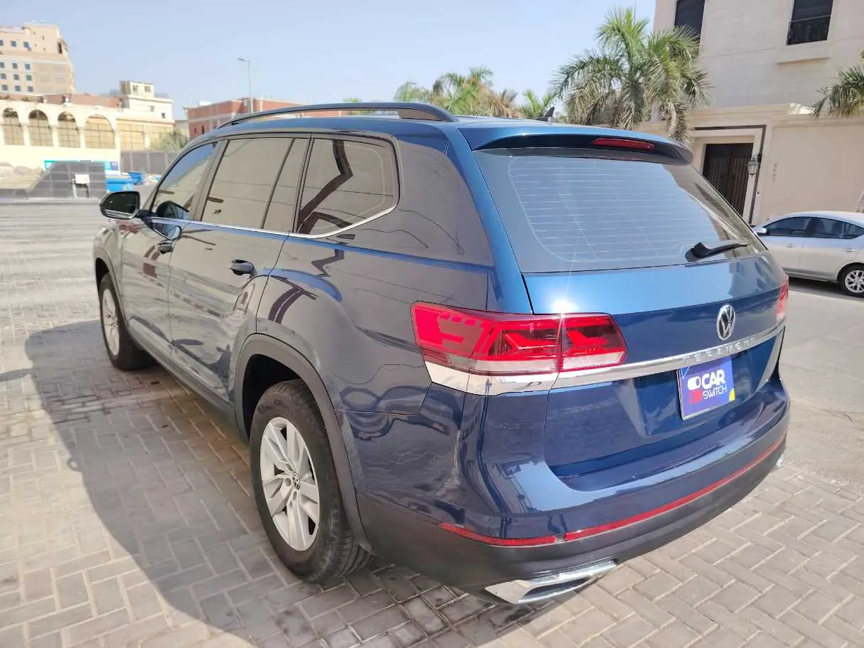 Car image 7