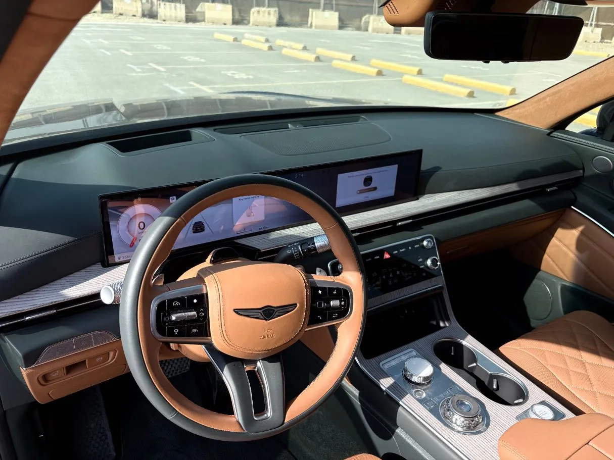 Car image 11