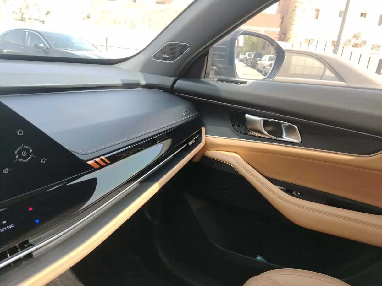 Car image 34