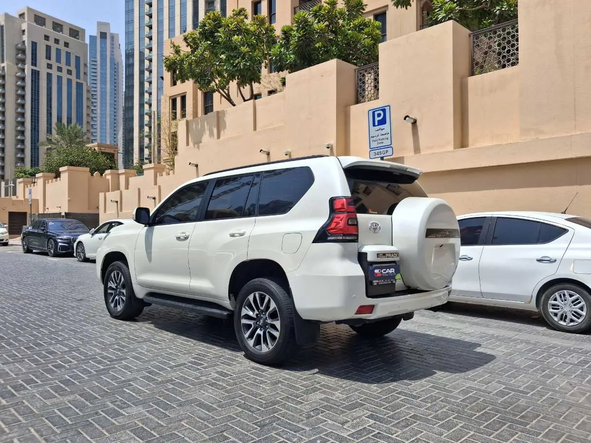 Car image 7