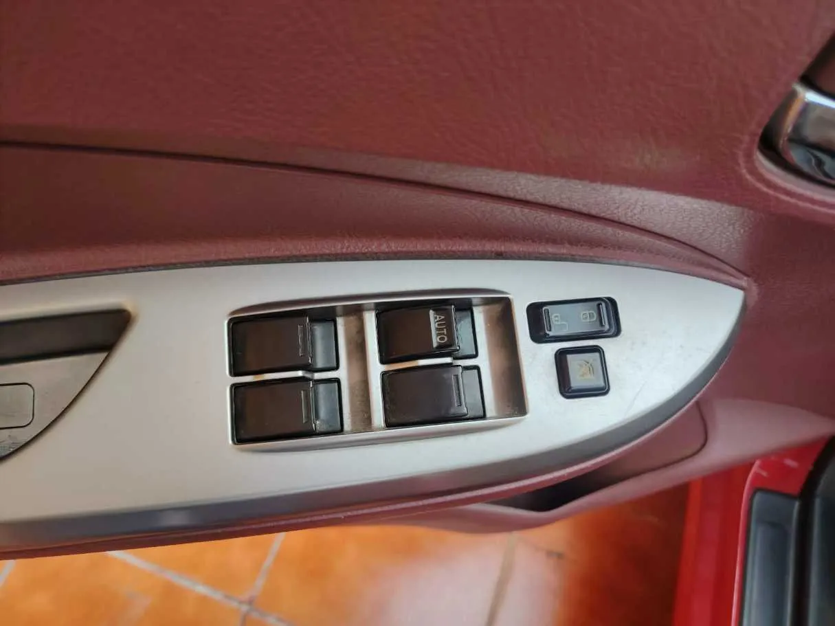 Car image 35