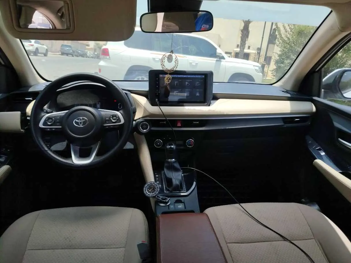 Car image 21