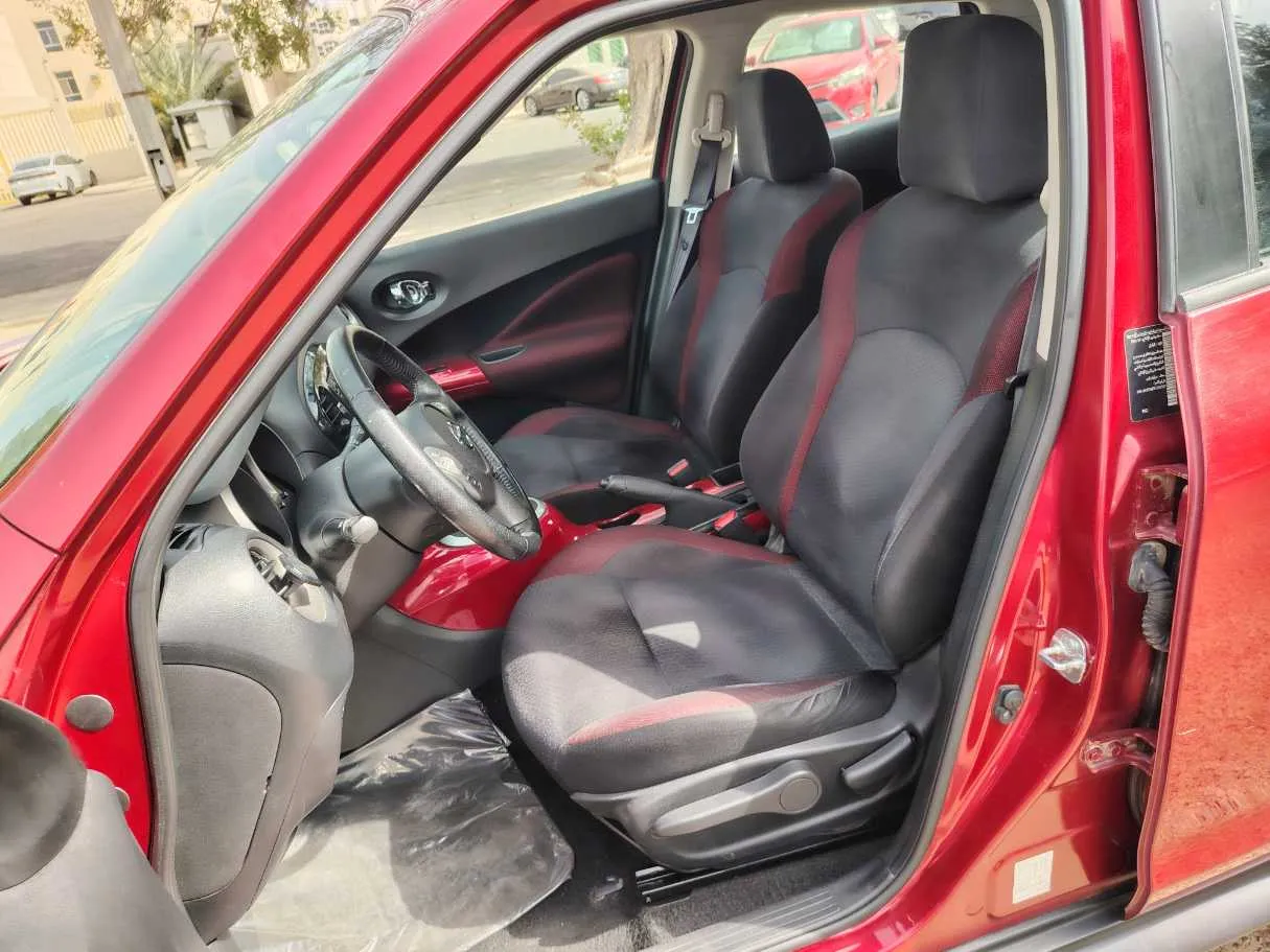 Car image 12