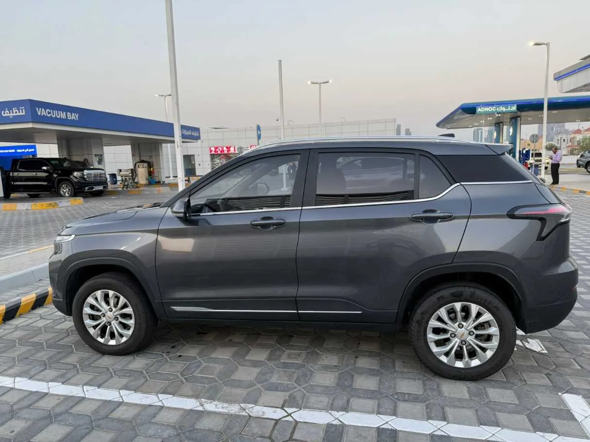 Car image 2
