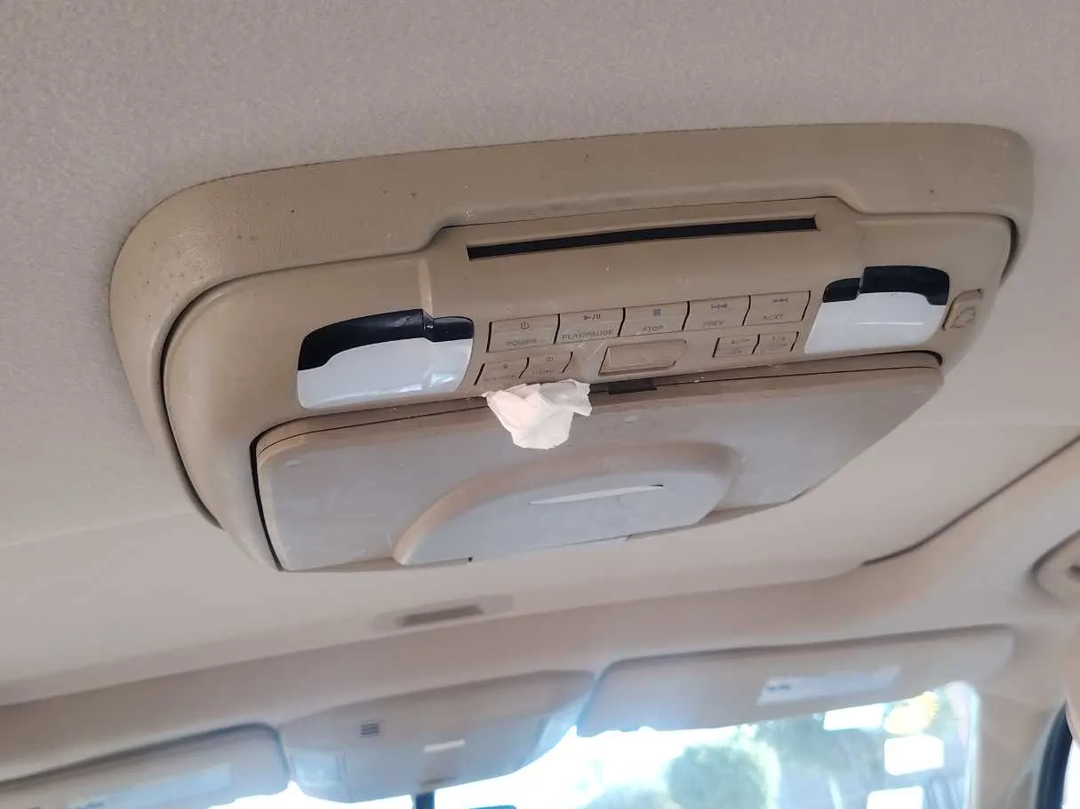 Car image 26