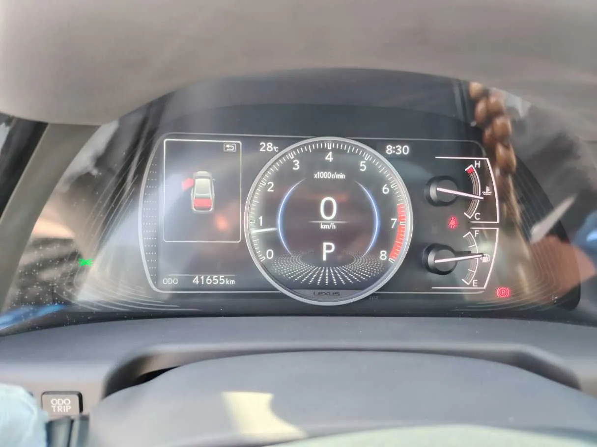 Car image 27
