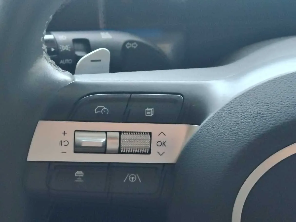 Car image 32