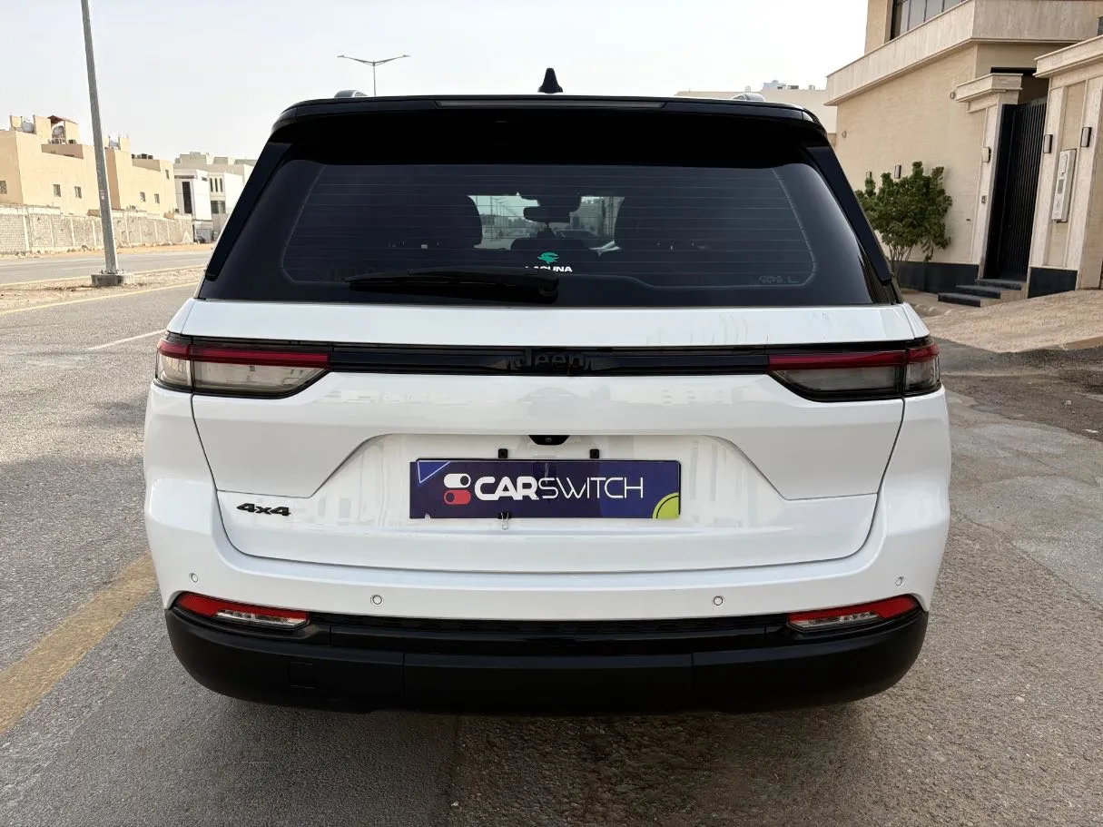 Car image 6