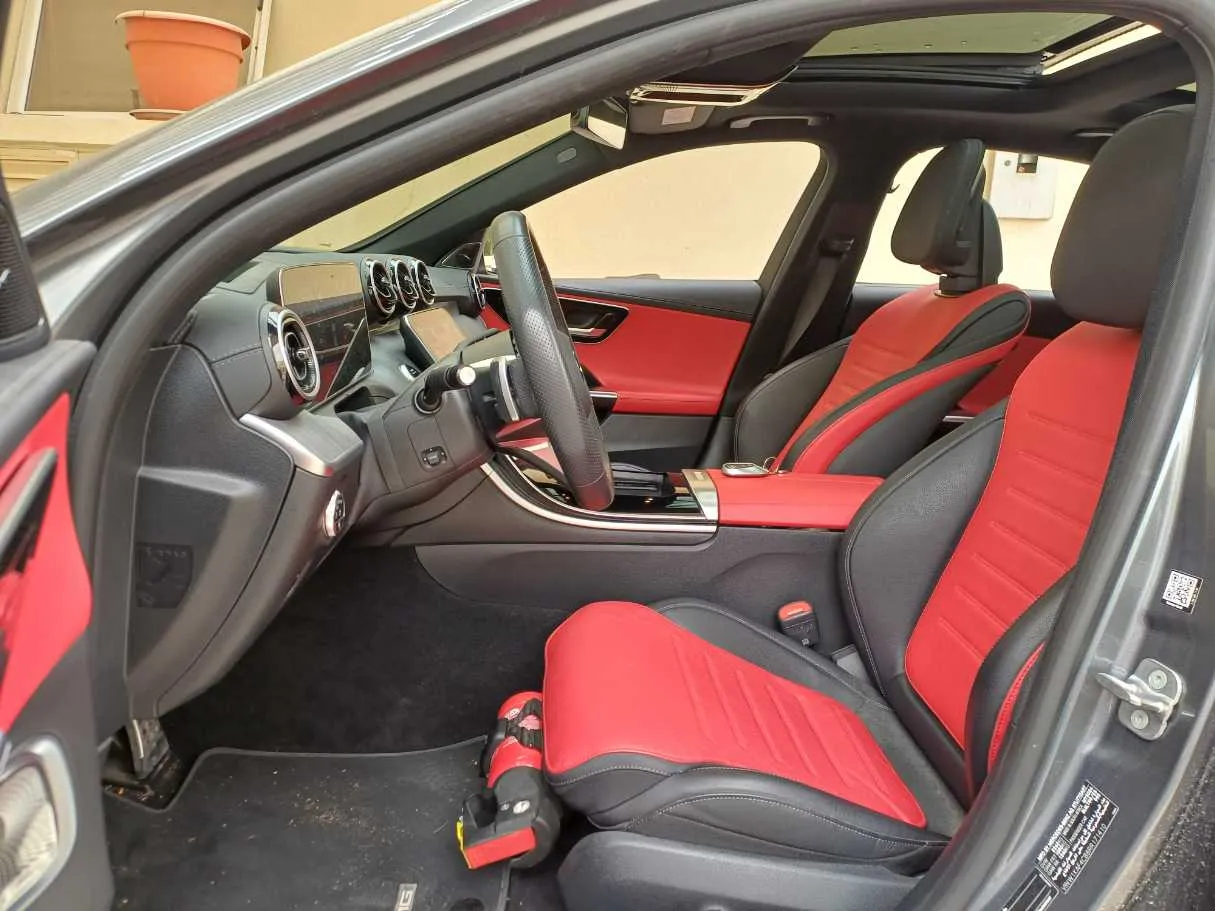 Car image 12