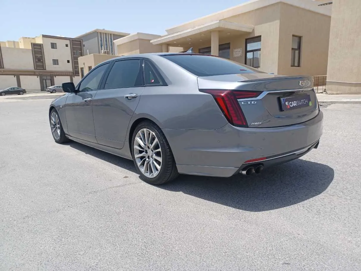 Car image 7