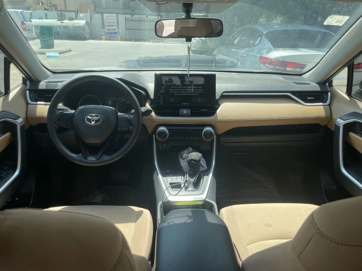 Car image 17