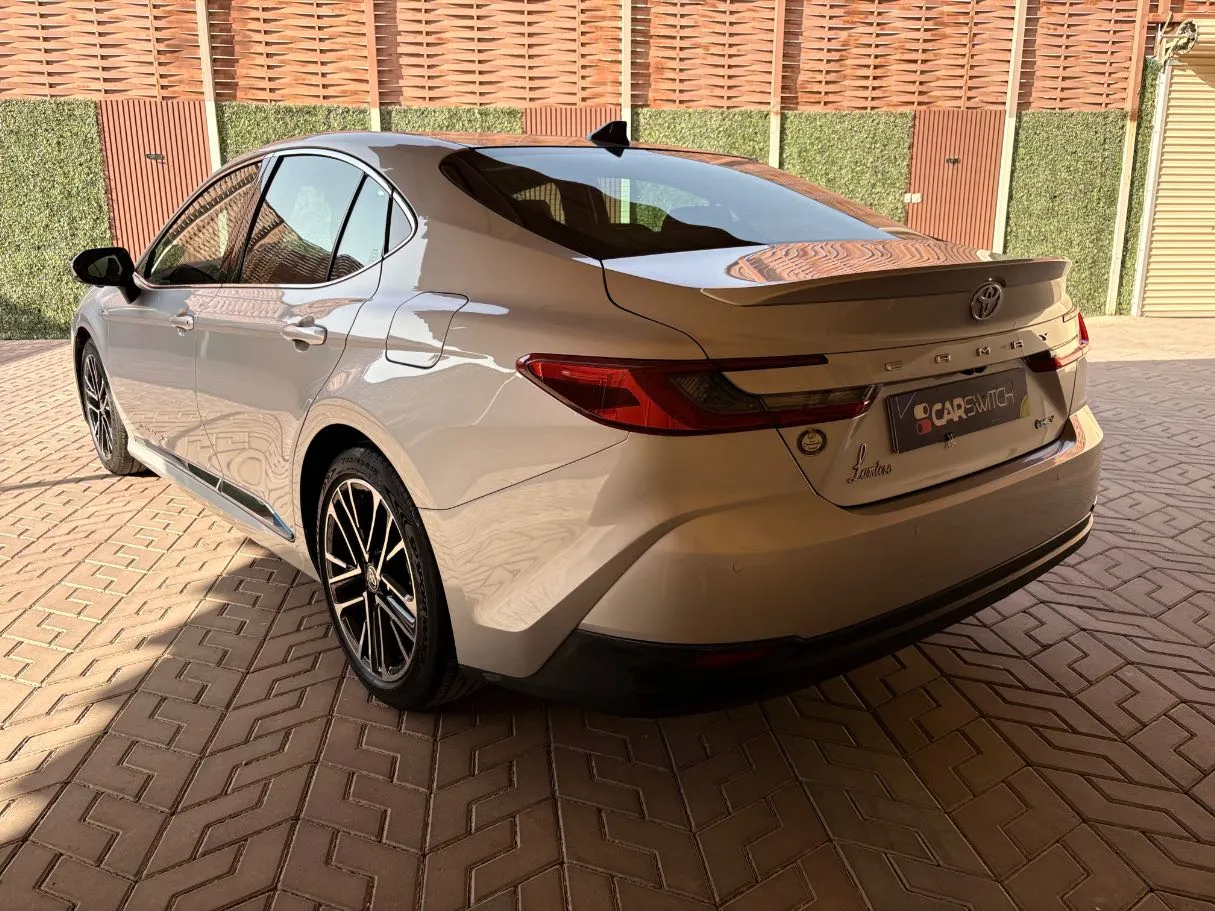 Car image 7