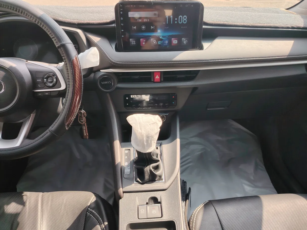 Car image 18