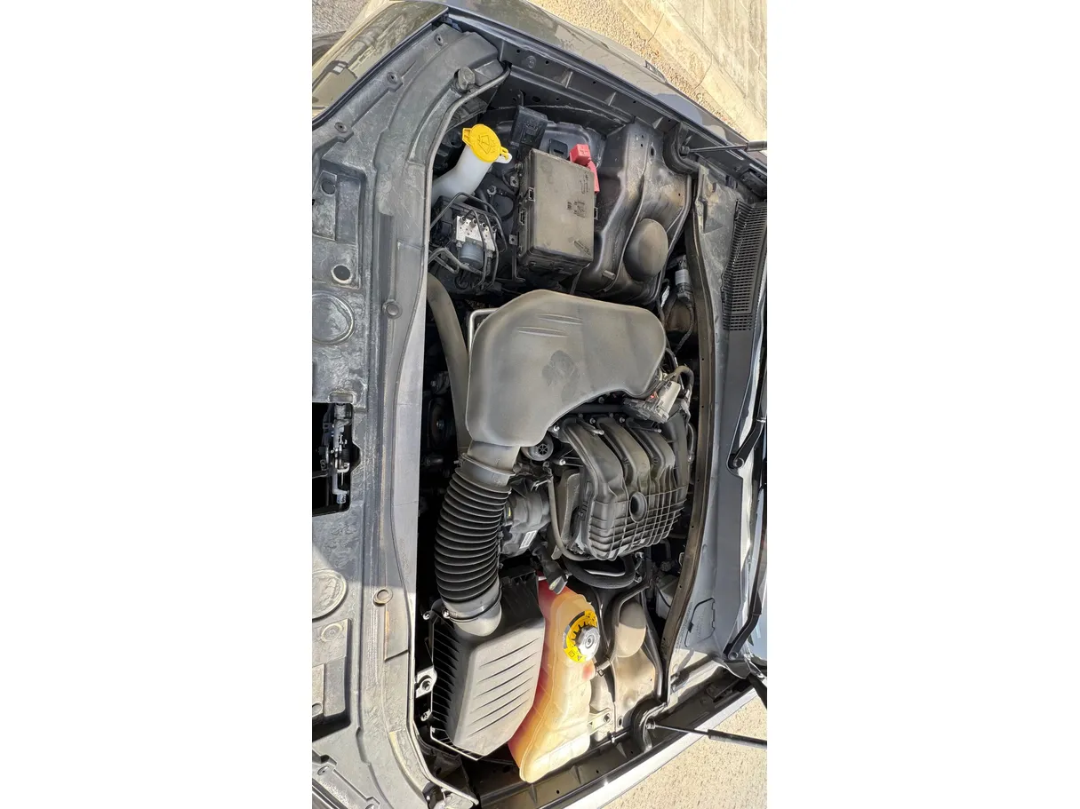 Car image 26