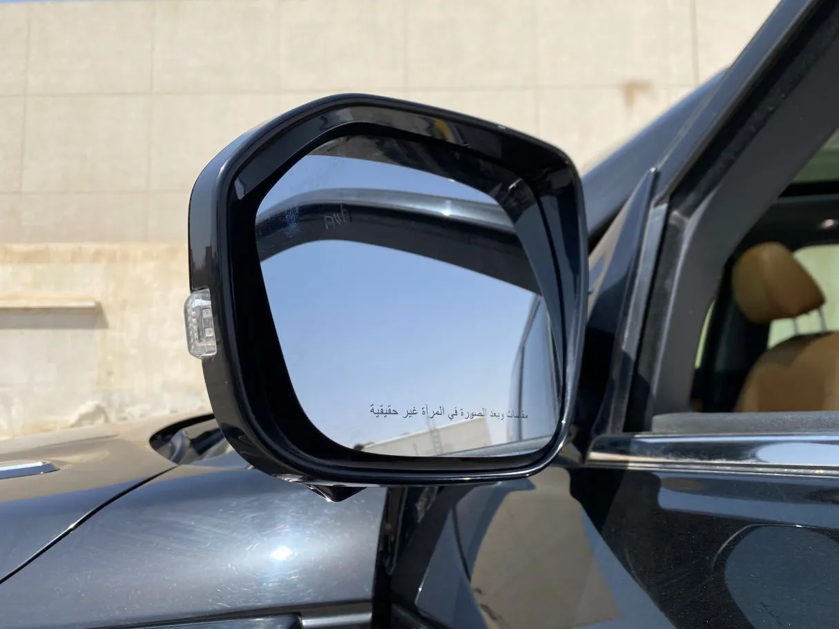 Car image 30