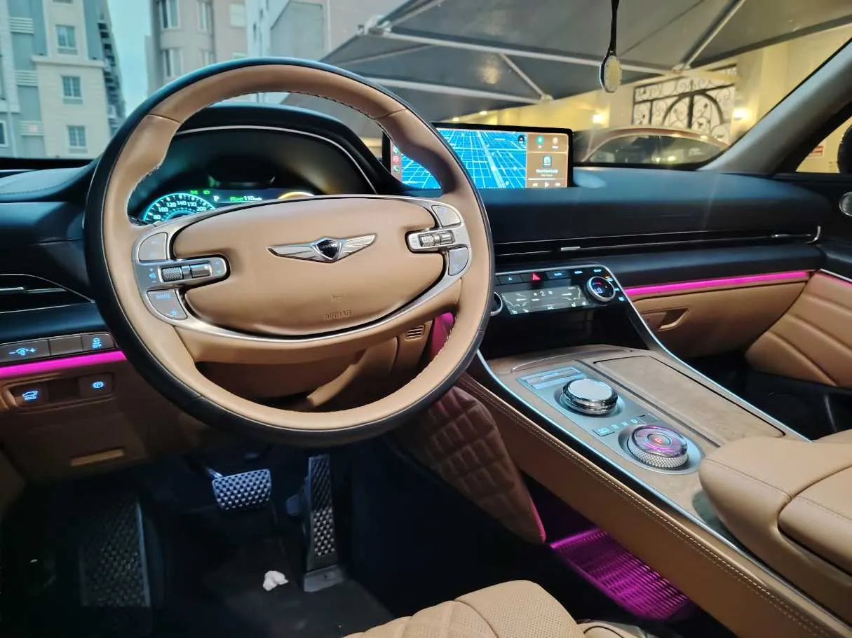 Car image 27