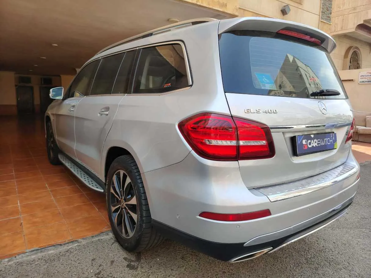Car image 6