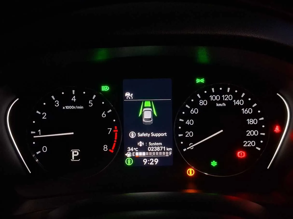 Car image 24