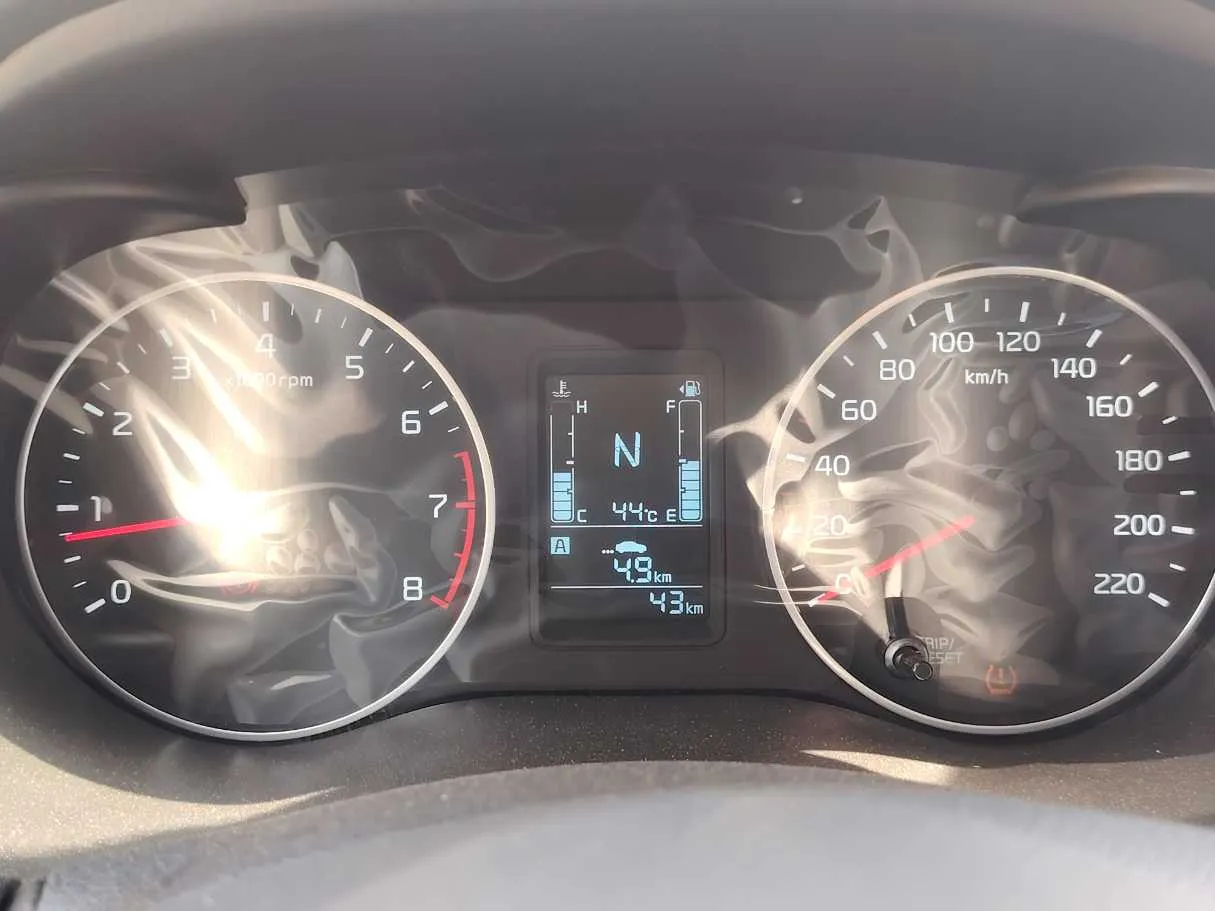 Car image 24
