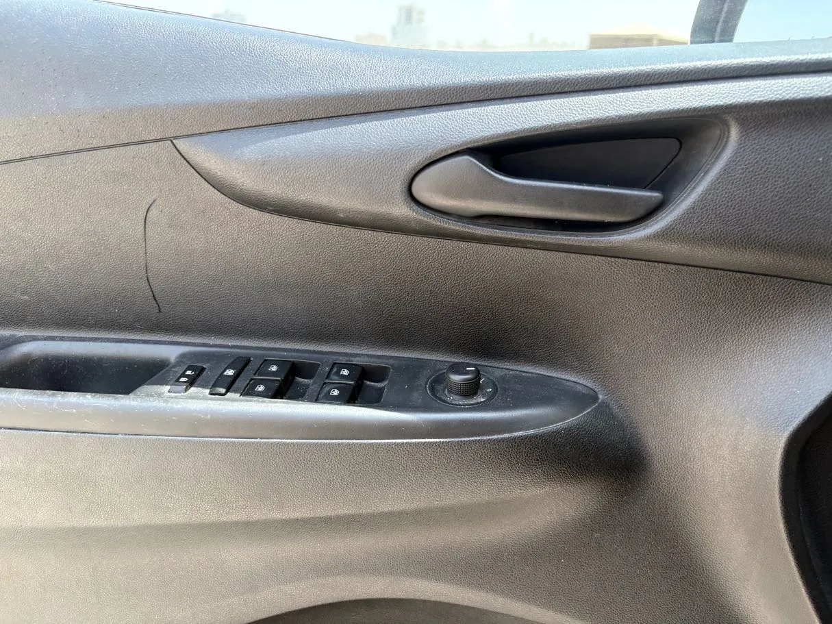 Car image 28