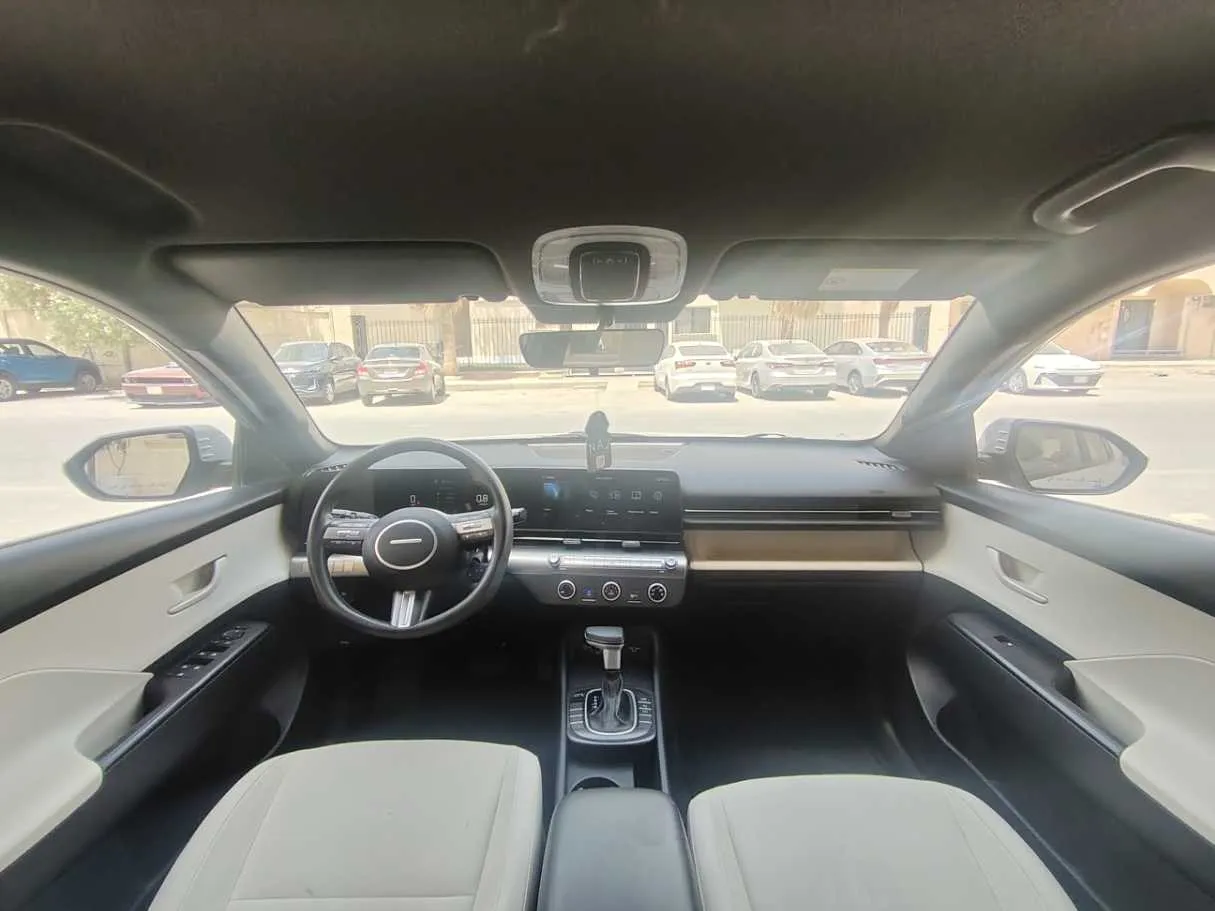 Car image 18