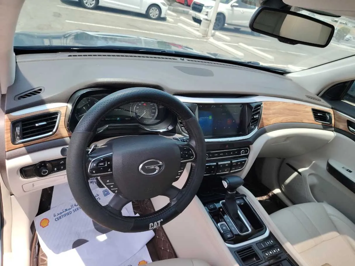 Car image 13