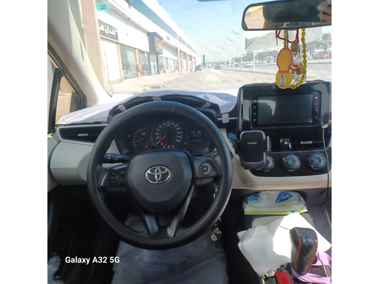 Car image 12