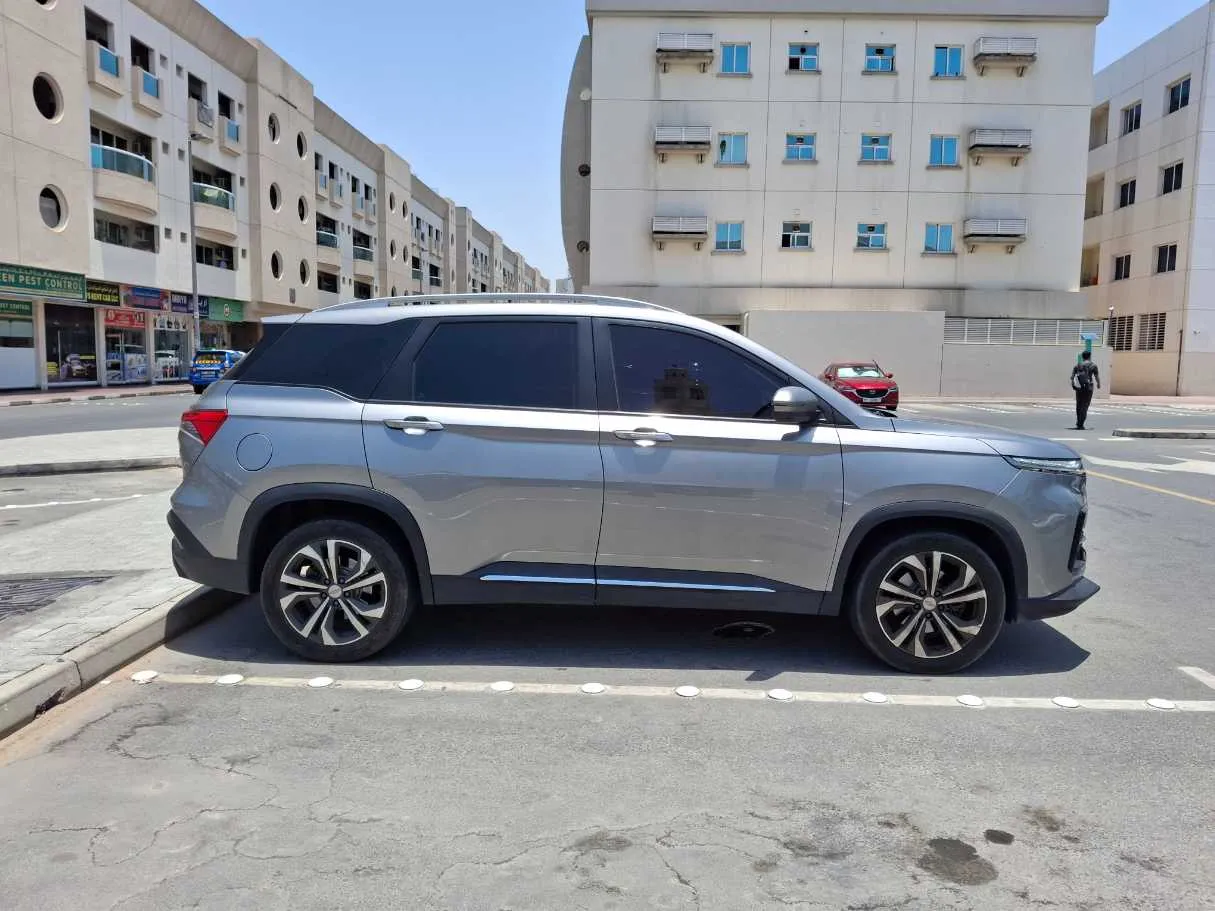Car image 8