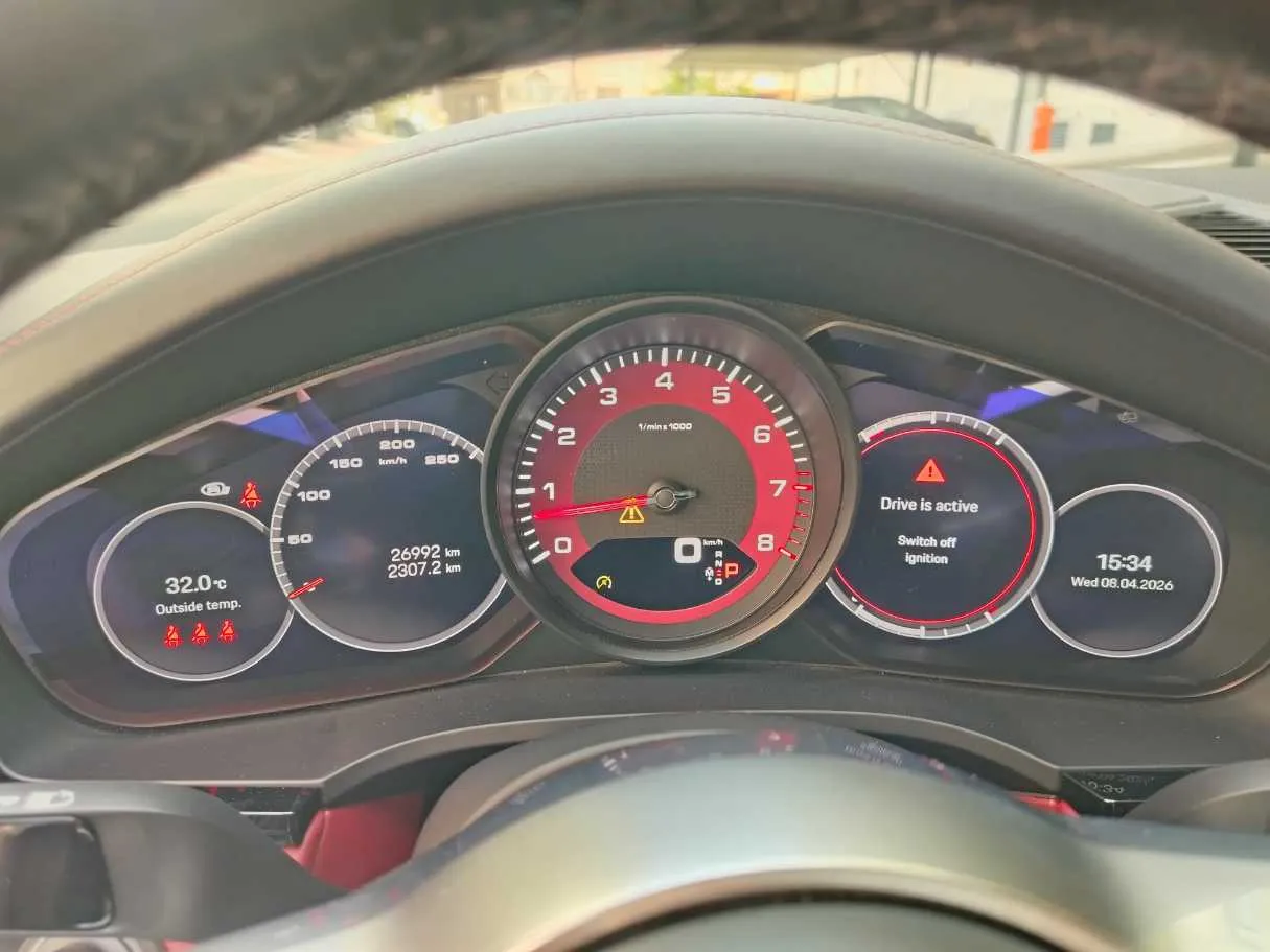 Car image 28