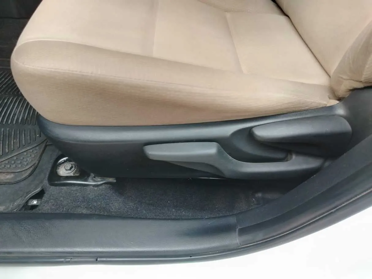 Car image 40