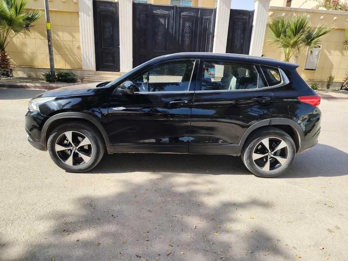 Car image 8