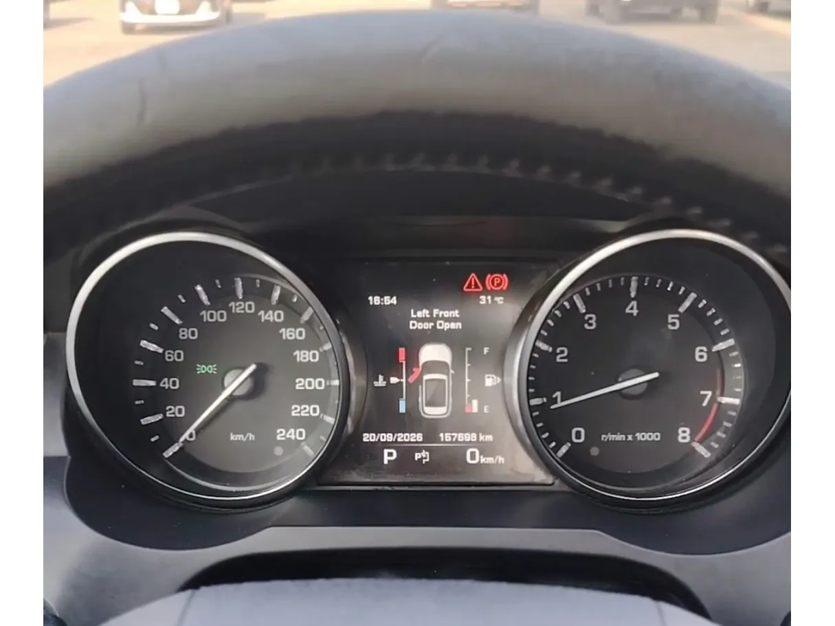 Car image 29